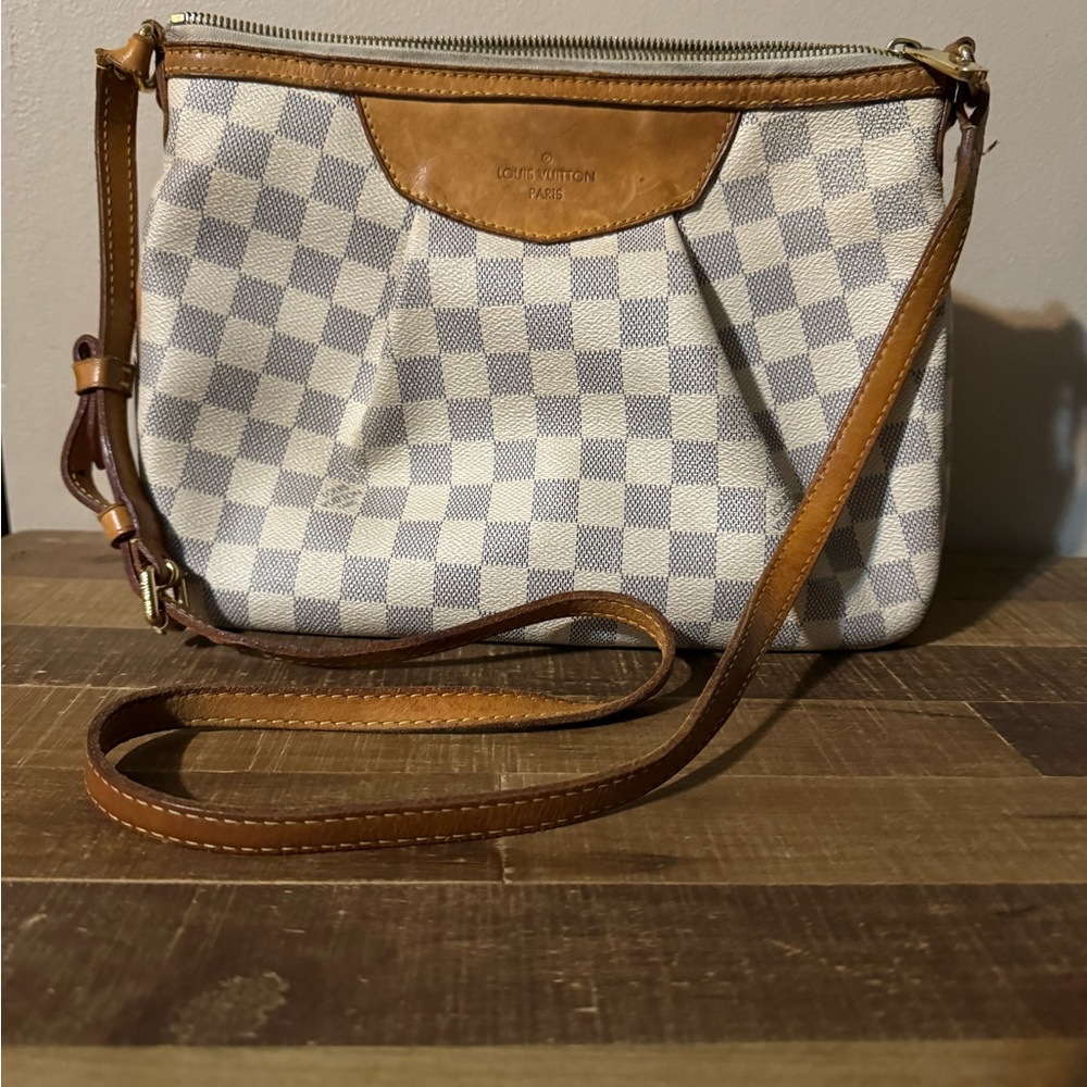 White Louis Vuitton Purse and Wallet